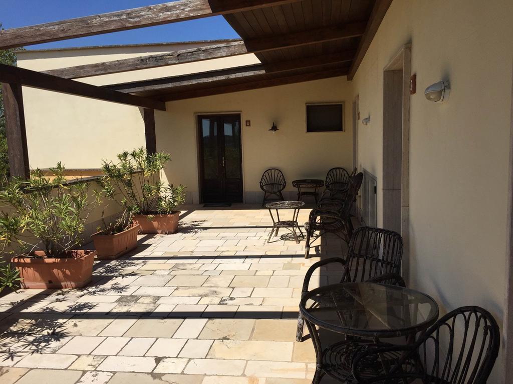 Agritria Di Umberto Anglisani Βίλα Ostuni Δωμάτιο φωτογραφία